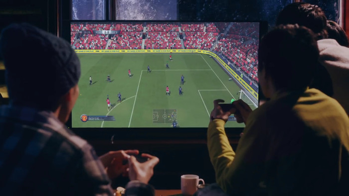 日本の任天堂も、スイッチのCMに「FIFA18」を何度も登場させ、売れるように協力している印象が感じられると思います