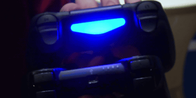 PS4コントローラー「デュアルショック４」のタッチスクリーンは押し込み操作が可能であることなどが分かるレビュー動画