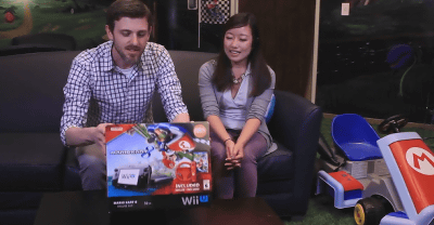 マリオカート８、WiiU本体同梱版を開封する海外動画、NASCARのラッピングカー