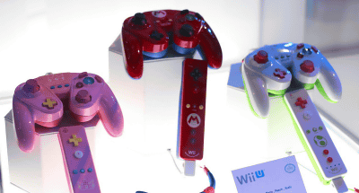 「WiiU用ゲームキューブコントローラ接続タップ」とスマブラ仕様のGCコントローラーが発売予定、「Wired Fight Pad for Wii U」も