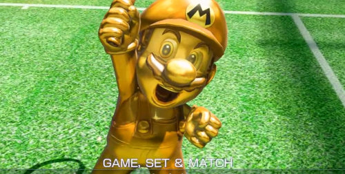 「マリオテニス ウルトラスマッシュ」で対応するアミーボは、マリオファミリー系のキャラクターですが、このうち、「amiibo マリオ ゴールドVer.」があれば、他のマリオアミーボと異なり、金色となったマリオが登場