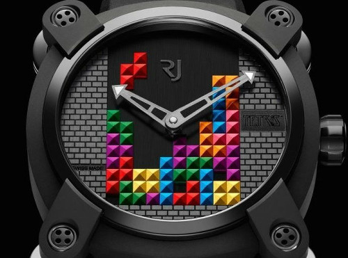 今回のスーパーマリオ30周年記念の腕時計と同じ価格で販売されており、マリオも同価格で出して来たということは、テトリスの腕時計を買う人が結構いたのではないか