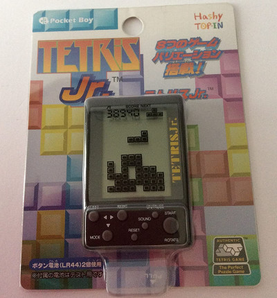 「TETRIS JR.」というと、任天堂とは関係のない上のようなキーチェーン型のミニゲーム機を連想する人の方が多い