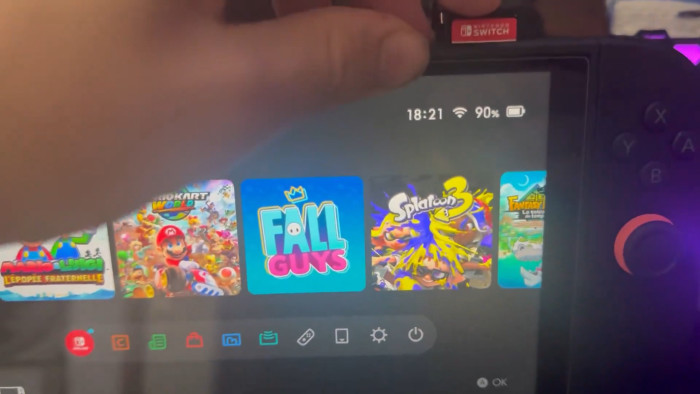 スイッチ2は特定のマジコンを自動で検知するという対策は導入されているものの、任天堂による罰則はオンラインからBAN（排除）するだけなので弱いような印象も