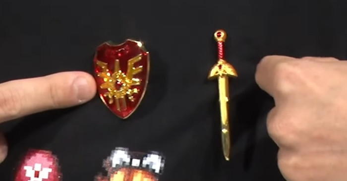 新たなアイテムの1つとして、「赤いロトの剣」と「赤いロトの盾」というものが案内されています