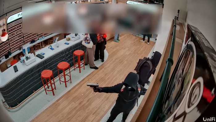 任天堂が強盗の被害にあったポケモンカードショップに名前の変更などを要求していたことが明らかになったからです