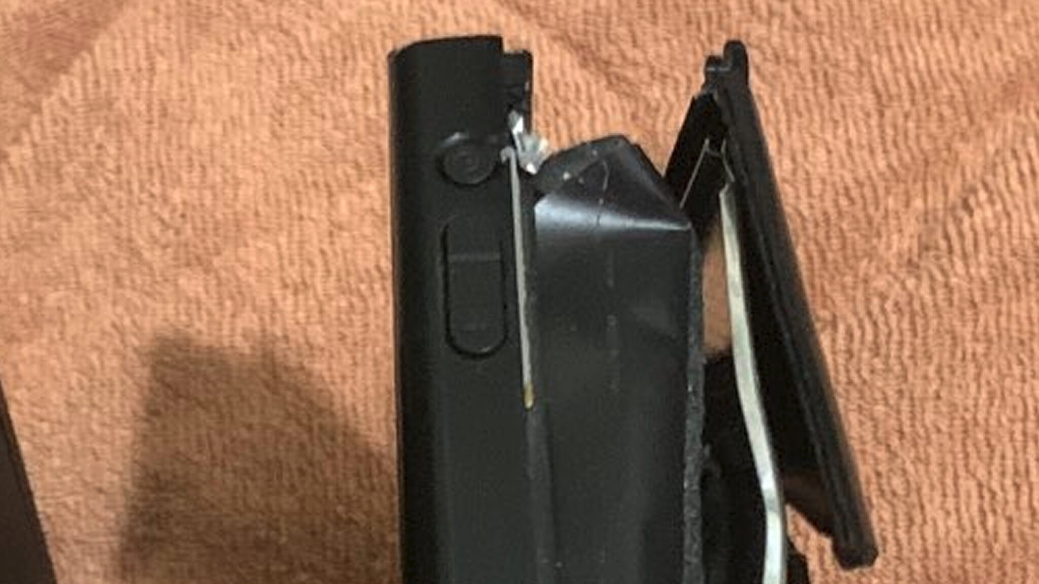 ニンテンドースイッチ、膨張するバッテリーを限界まで放置した姿が話題 ゲームメモ