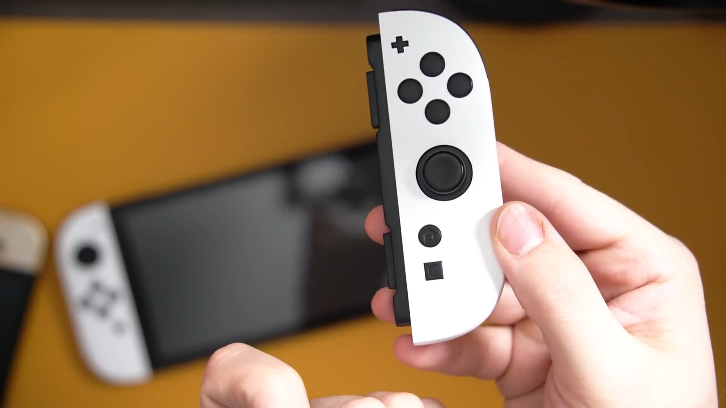 ニンテンドースイッチ2、ジョイコン取り付け一瞬。モック動画